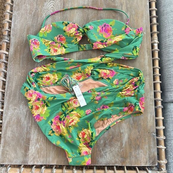 J Crew Swimsuit Size 20 Crisscross cutout bandeau one-piece in rose‎ garden - Picture 4 of 7